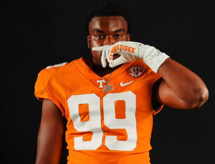 2025 4-star EDGE Mariyon Dye during an unofficial visit to Tennessee. (Photo courtesy of Mariyon Dye)